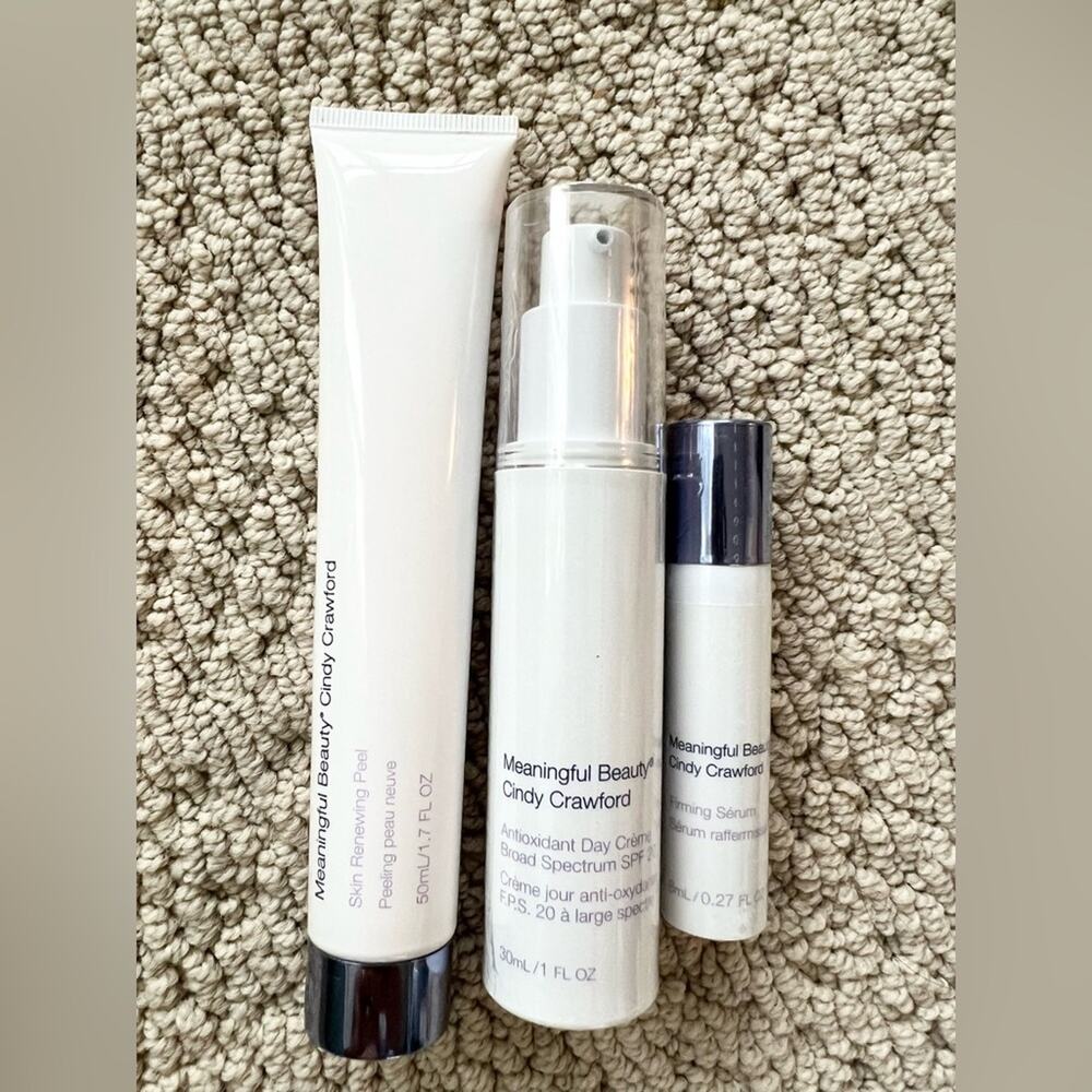 Meaningful beauty Cindy Crawford nwt beauty bundle skin renewing peel sunscreen
